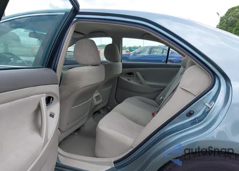 2010 Toyota Camry Le z USA, uszkodzony, nr VIN 4T1BF3EK6AU533642